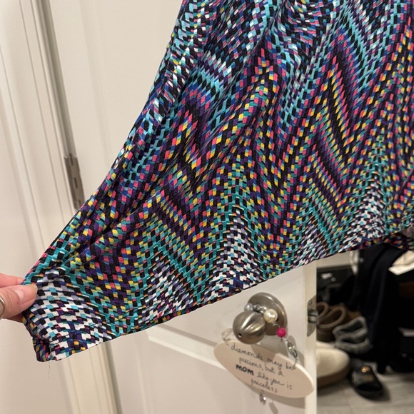 Premise Colorful Zigzag Pattern Blouse - Picture 4 of 4